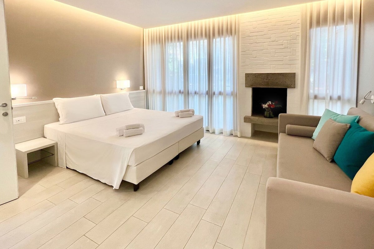 deluxe villa, 2 bedrooms, kitchenette, garden area | egyptian cotton sheets, premium bedding, select comfort beds, minibar