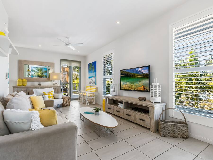 Departamento, 3 habitaciones | Área de sala de estar | Smart TV