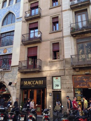 Exterior - Hostal Las Flores (Barcelona)