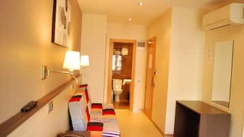 Pillowtop beds, in-room safe, iron/ironing board, free WiFi