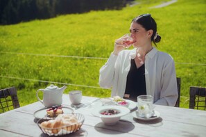 Free daily continental breakfast  - Forsthofalm (Leogang)