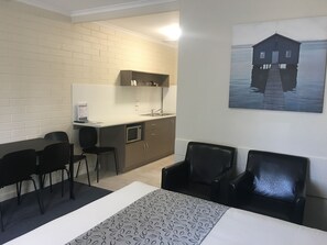 Family Room | Private kitchen | Fridge, microwave, coffee/tea maker, electric kettle - Victor Harbor City Inn (Victor Harbor)