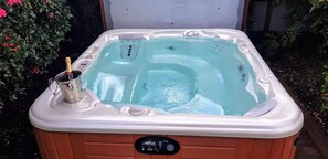 Hus Standard - 4 sovrum - icke-rökare - bubbelpool | Privat bubbelpool