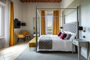 Junior Suite | Premium bedding, down comforters, Select Comfort beds, minibar - Relais Villa Grazianella - UNA Esperienze (Montepulciano)