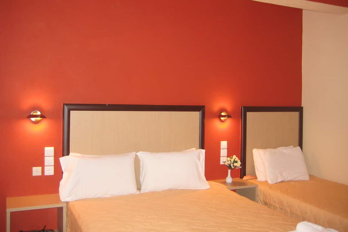 Driepersoonskamer | Gratis babybedden, gratis wifi, beddengoed