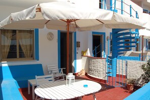 Studio, pohjakerroksessa | Terassi/patio