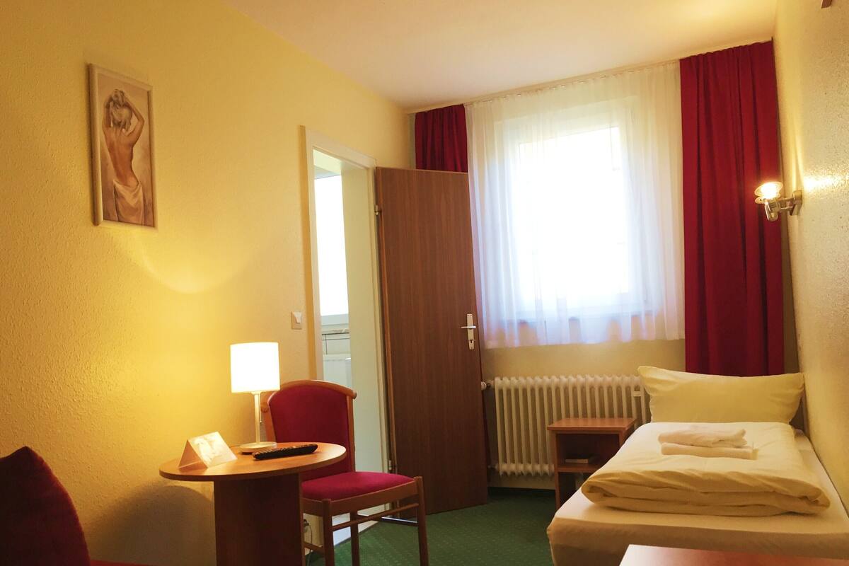 Standard Single Room | Individually decorated, individually furnished, blackout curtains