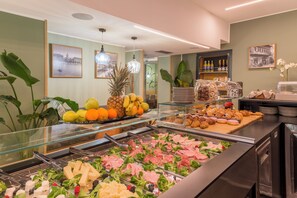 Breakfast buffet - Avenue Boutique Hotel (Como)