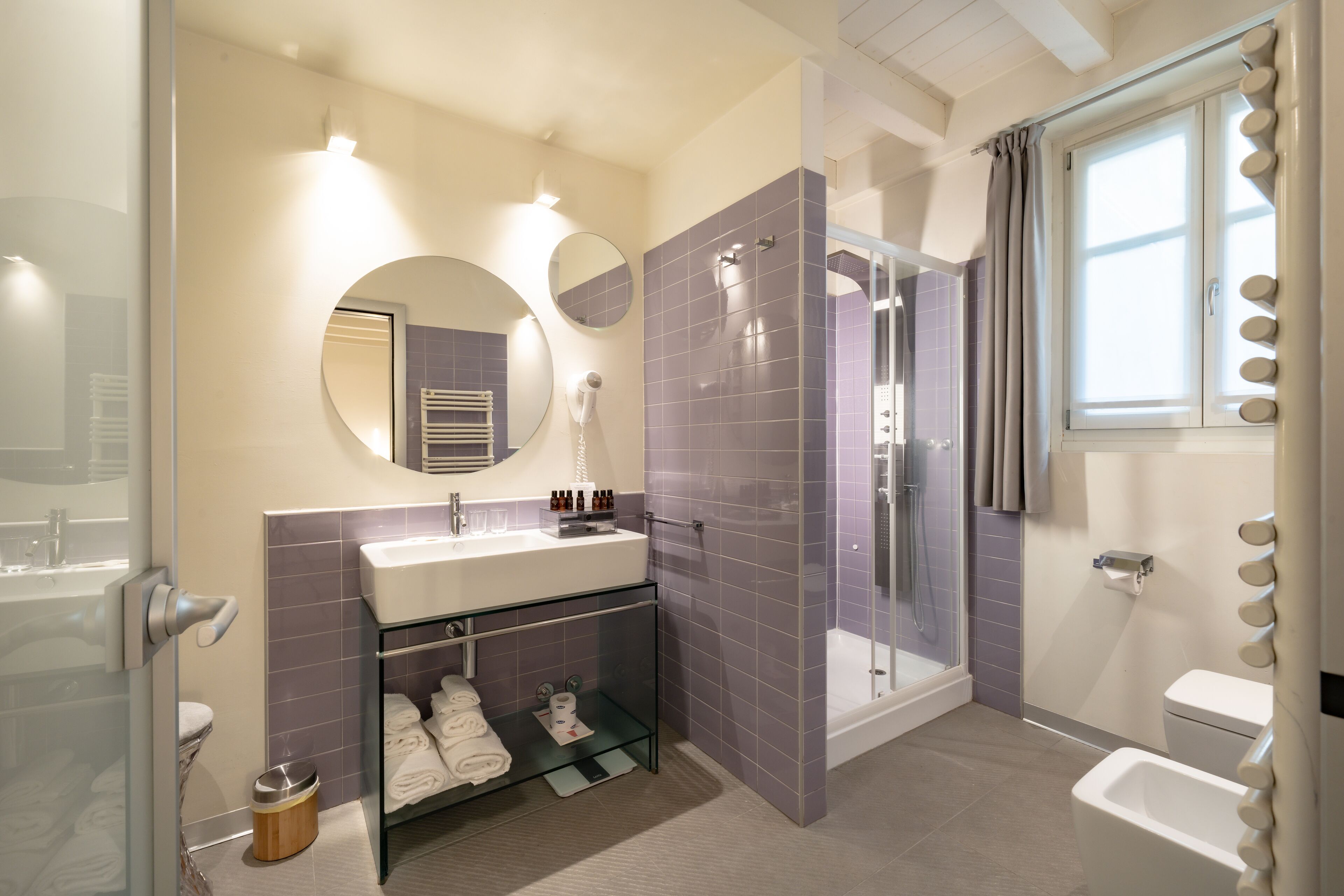 junior suite, 1 king bed, annex building | bathroom | rainfall showerhead, free toiletries, hair dryer, bathrobes