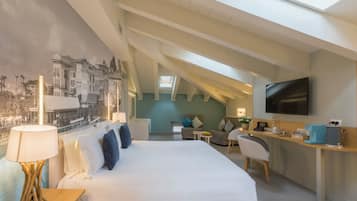 Suite | Hypo-allergenic bedding, down comforters, free minibar items