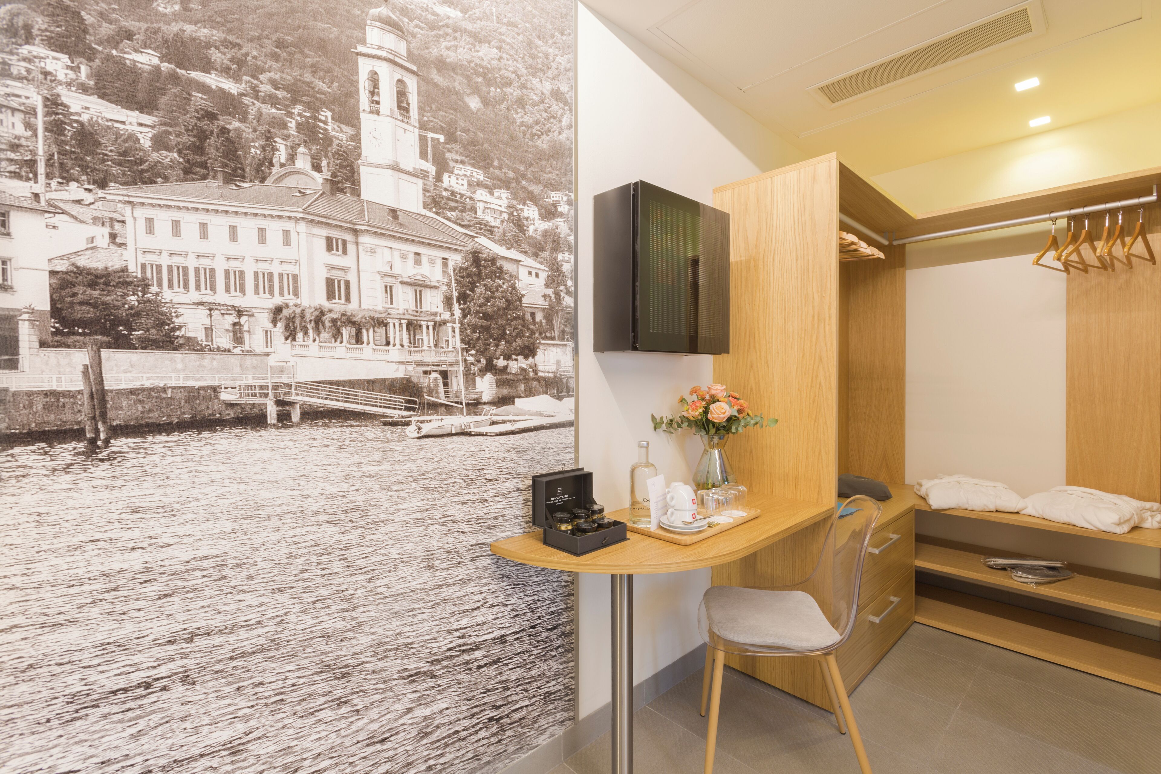 junior suite, 1 king bed, annex building | hypo-allergenic bedding, down duvets, free minibar items, in-room safe