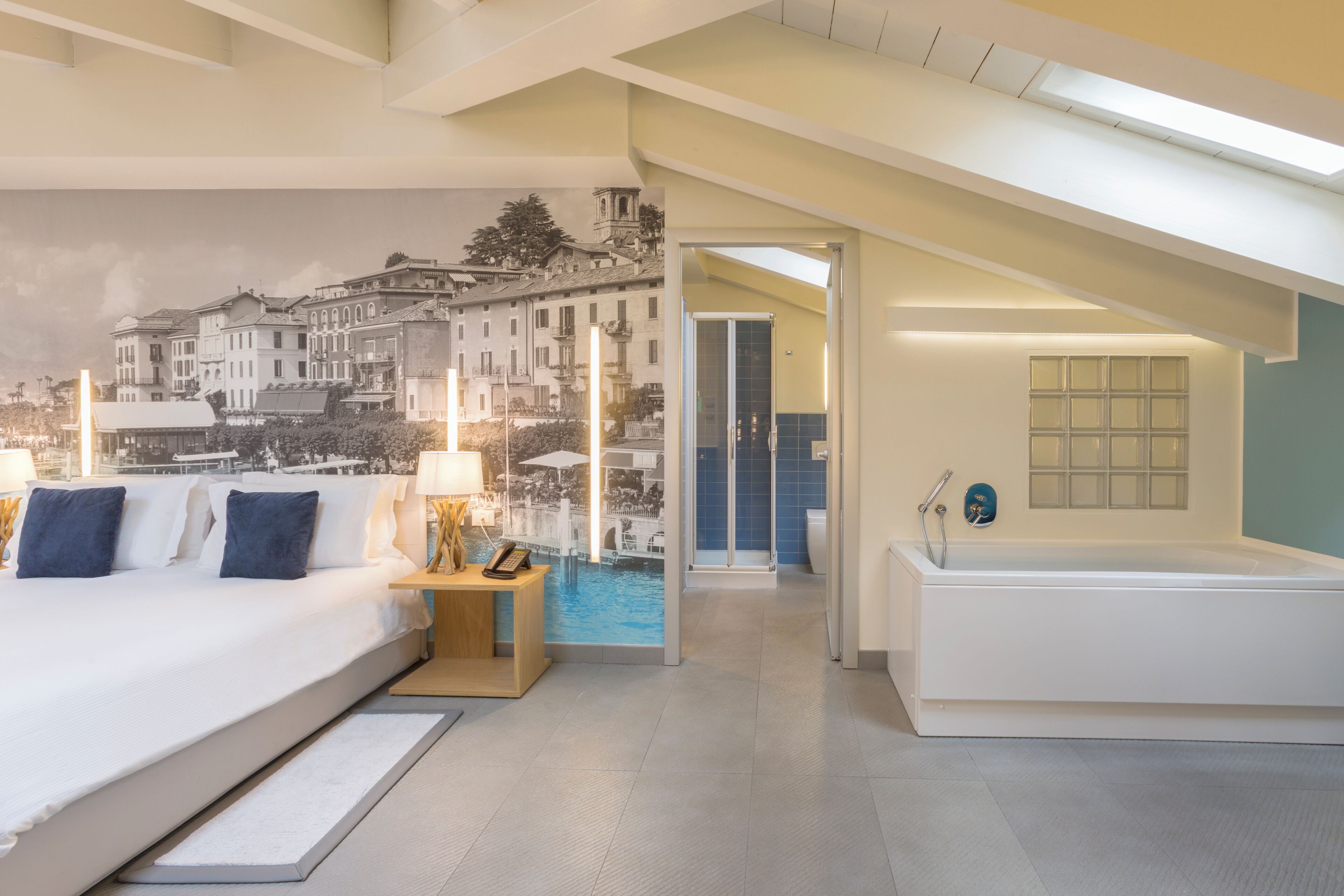 suite | hypo-allergenic bedding, down duvets, free minibar items, in-room safe