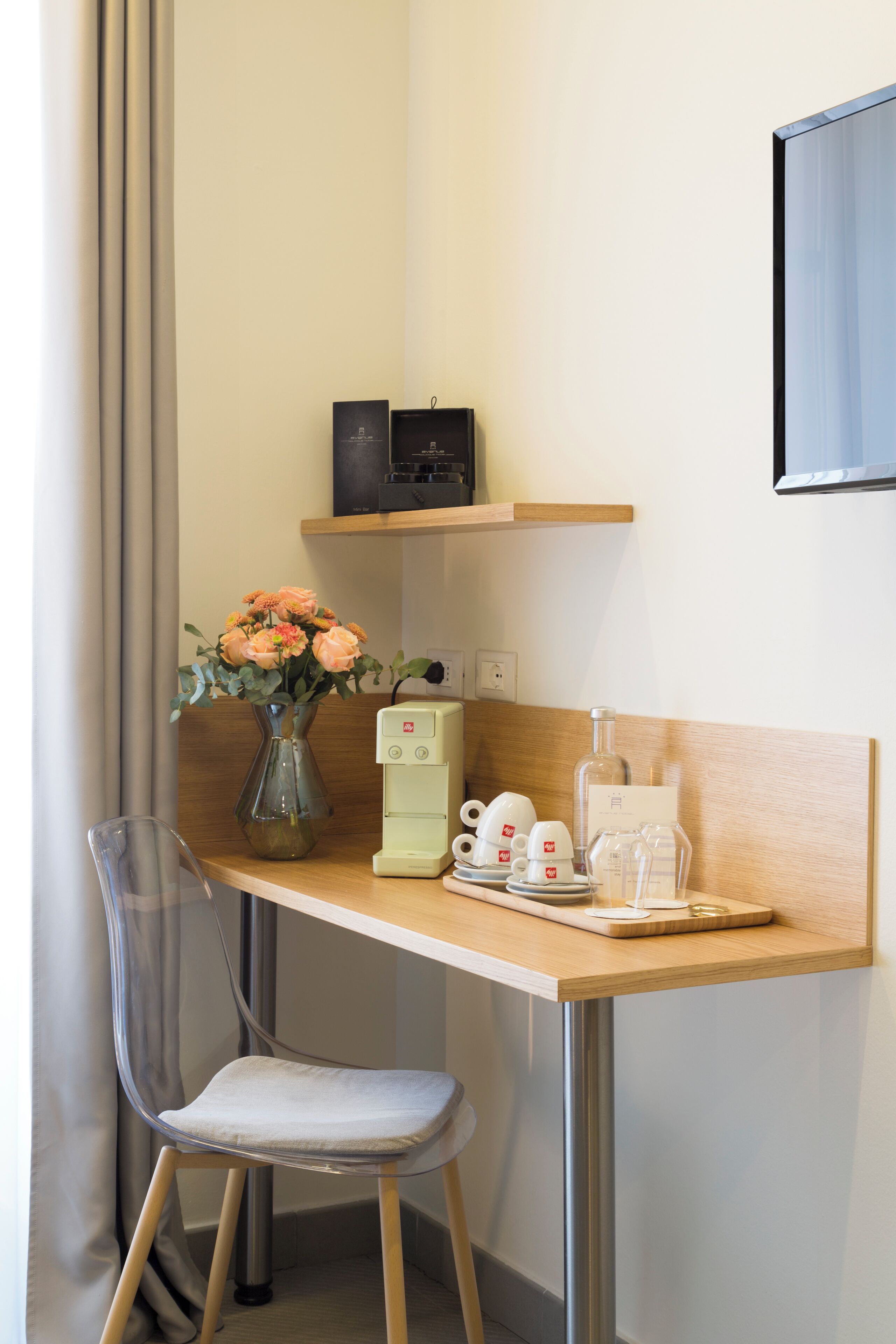 deluxe double room, 1 double bed | hypo-allergenic bedding, down duvets, free minibar items, in-room safe