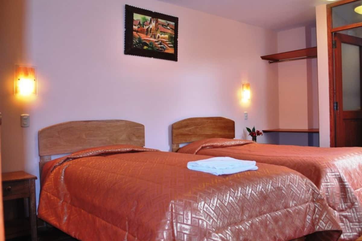Triple Room | In-room safe, free WiFi