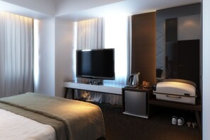 Minibar, escritorio, cortinas blackout y camas plegables/adicionales 