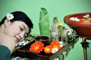 Lichaamsbehandelingen, aromatherapie, body scrubs, massagebehandelingen