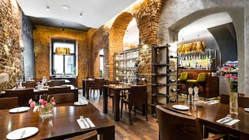 Dagelijks à-la-carte-ontbijt (PLN 60 per persoon)