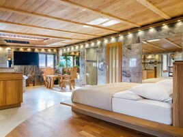 Suíte superior | Cofres nos quartos, individualmente decorados