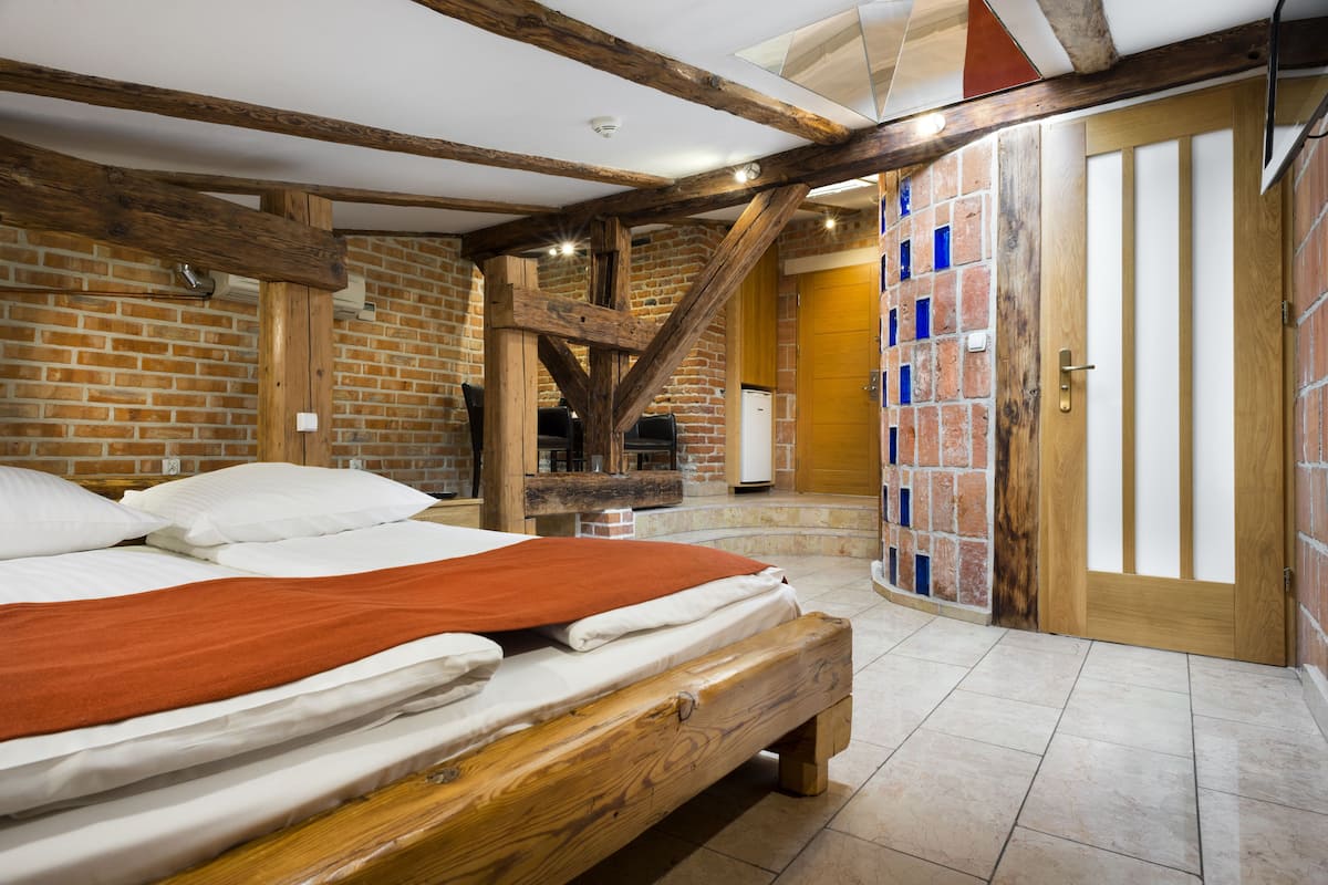 In-room safe, blackout curtains, iron/ironing board (on request)
