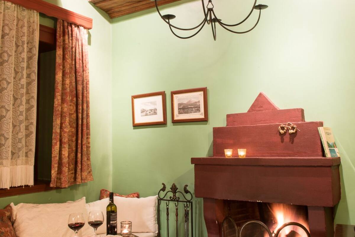 Standard-Doppelzimmer, Kamin | Wohnbereich