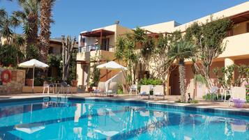 Outdoor pool, sun loungers