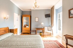 Double Room - Logis Hôtel Beau Site (Argeles Gazost)
