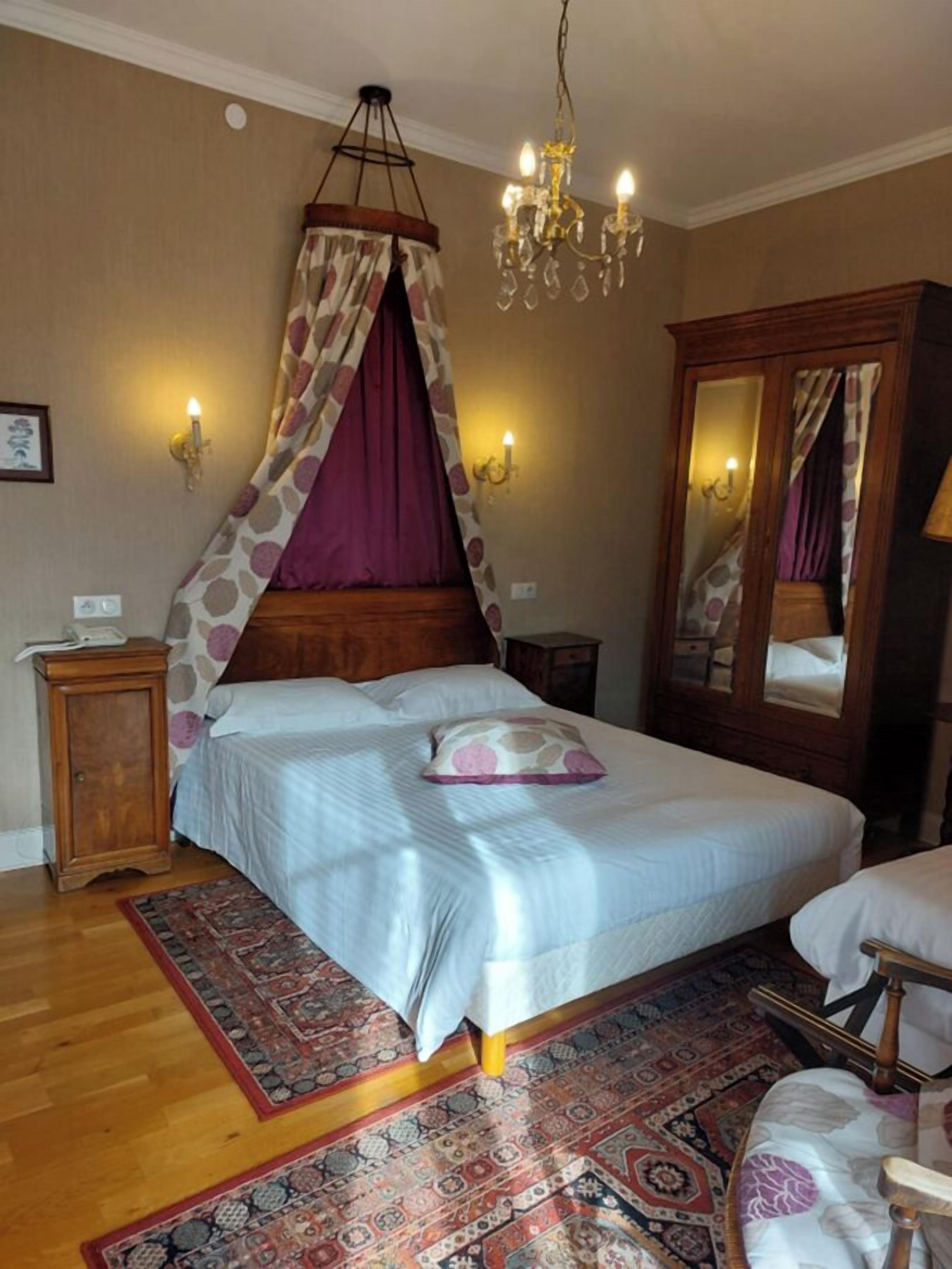 double room | desk, free cots/infant beds, free rollaway beds, free wifi