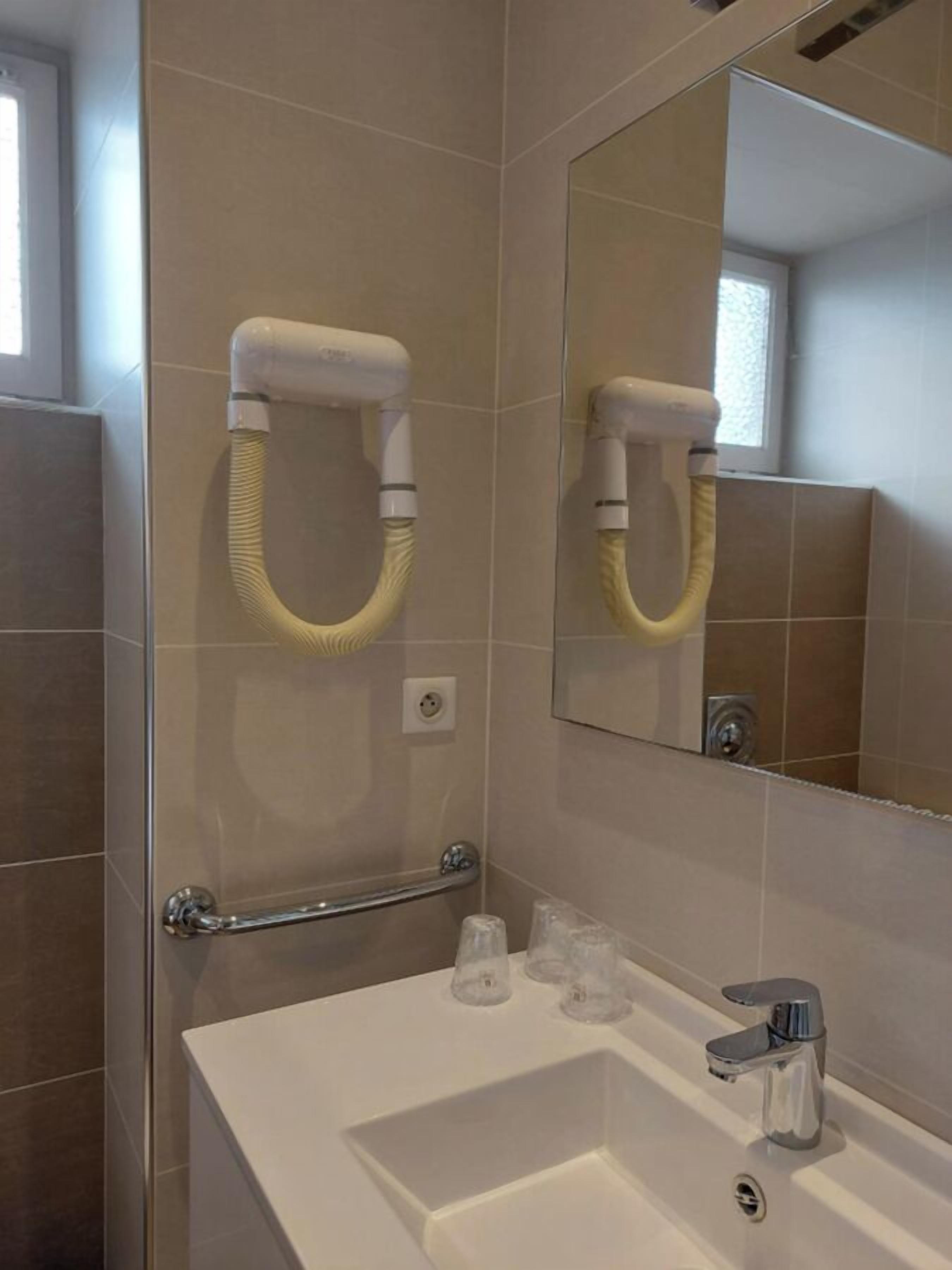 double room | bathroom | free toiletries, hair dryer, towels, soap