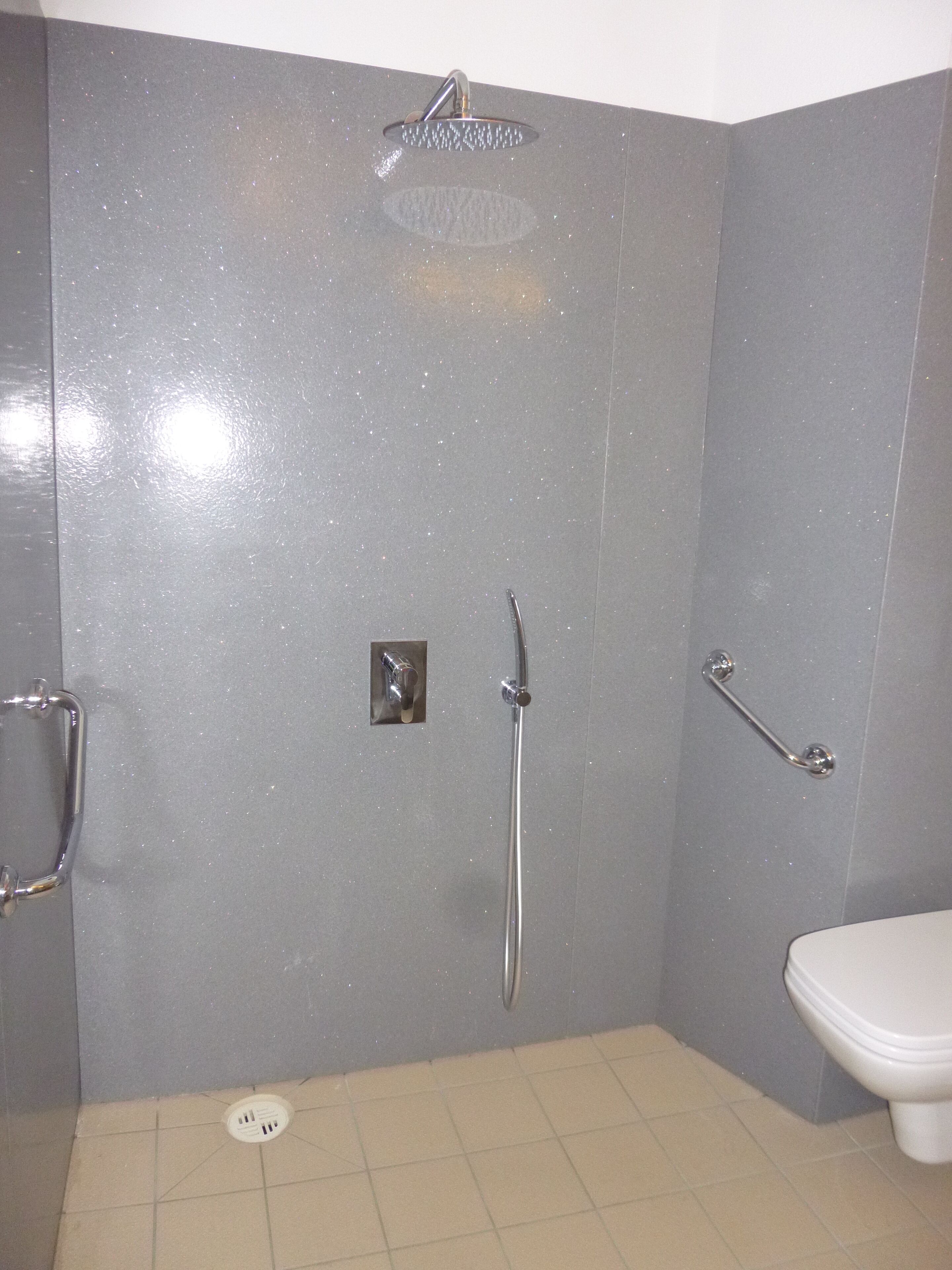 triple room | bathroom | free toiletries, hair dryer, towels, soap