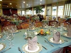 Dining - Hôtel & Restaurant Le Chatard (Sarcey)