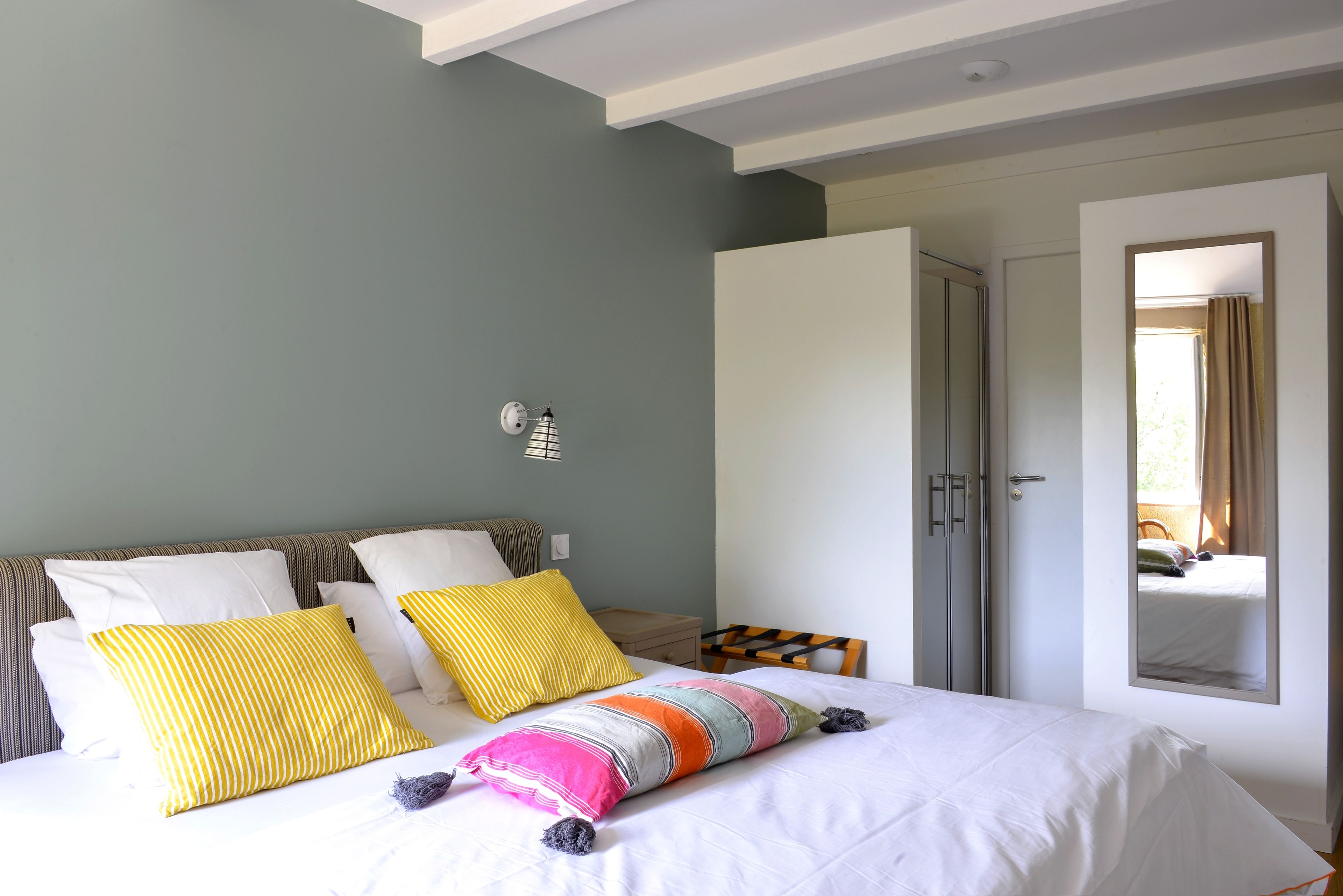 classic double room | premium bedding, soundproofing, iron/ironing board