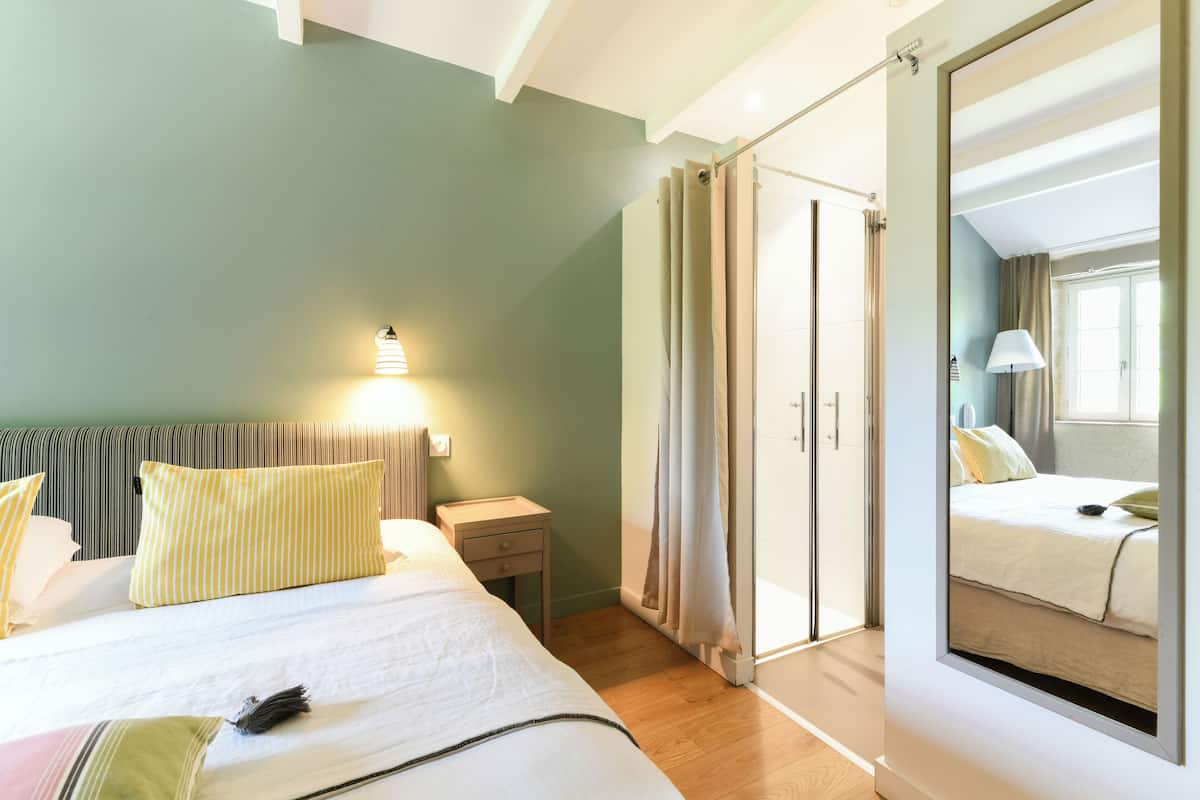 comfort double room | premium bedding, soundproofing, iron/ironing board