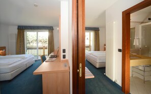 Minibar, in-room safe, desk - BienVivre Hotel Los Andes (Castello-Molina di Fiemme)