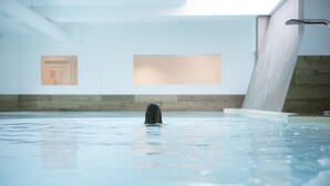 Bain à remous intérieur