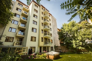 Unclassified image, 5 of 35, button - Prater Residence (Budapest)