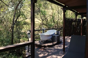 Luxury Double Room | Bathroom | Separate tub and shower, rainfall showerhead, free toiletries