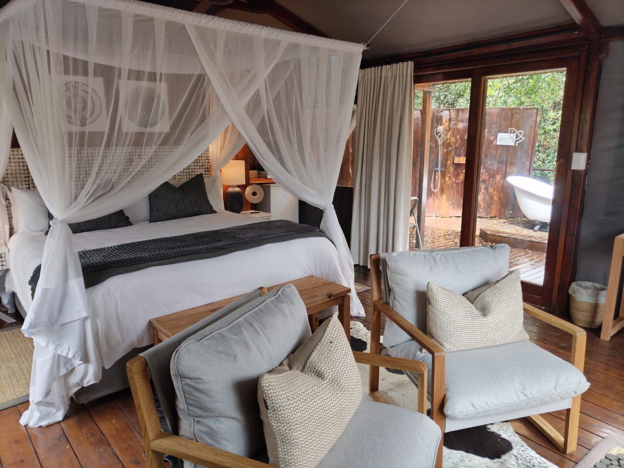Habitación doble de lujo | Sábanas de algodón egipcio, ropa de cama de alta calidad y edredón 