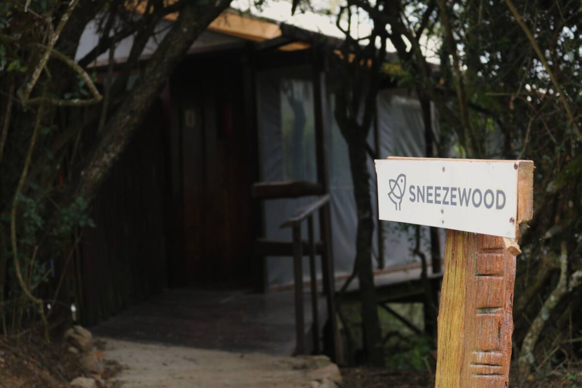 Kamar Double Mewah | Seprai katun Mesir, seprai premium, dan selimut bulu angsa