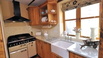 Rumah, kamar mandi pribadi | Dapur pribadi