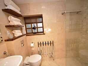 Ferienhaus, eigenes Bad | Badezimmer
