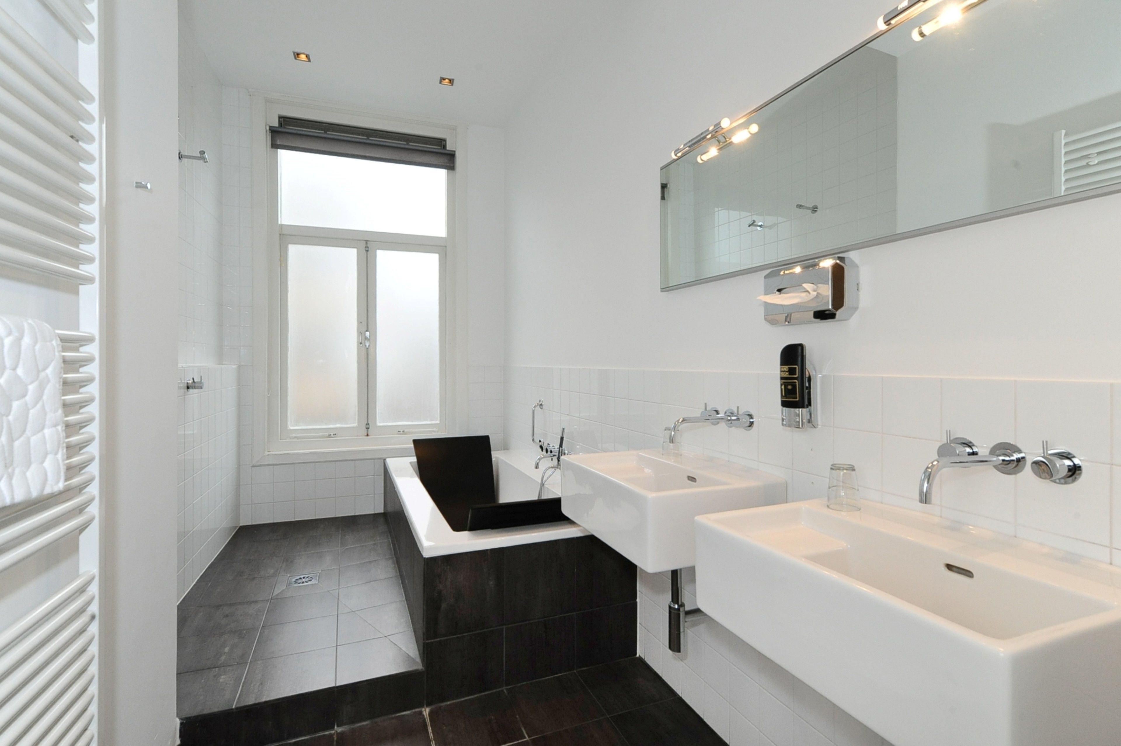 triple room, 1 bedroom, non smoking | bathroom | free toiletries, hair dryer, towels