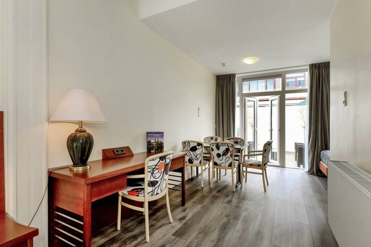 Family Room, Bathtub | In-room safe, desk, iron/ironing board, WiFi (surcharge)