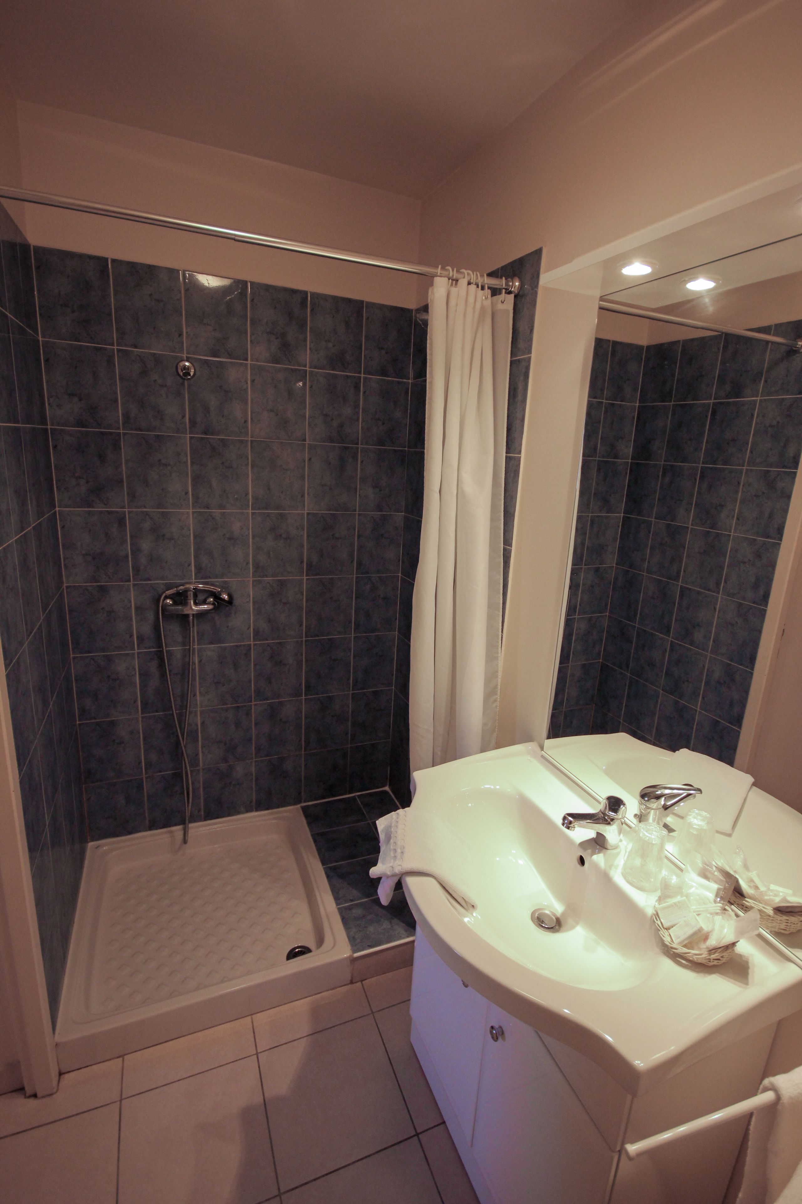 Double Room | Bathroom | Hair dryer, towels
