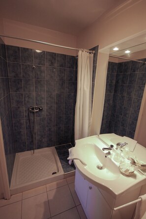 Chambre Double | Salle de bain