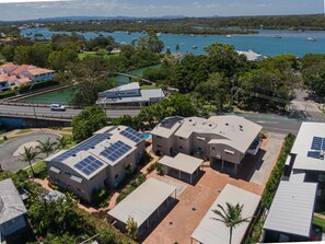 Aerial view - Noosa Sun (Noosaville)