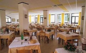 Desayuno buffet incluido todos los días 