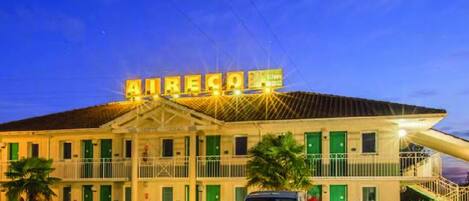 Breakfast and dinner served, Regional cuisine