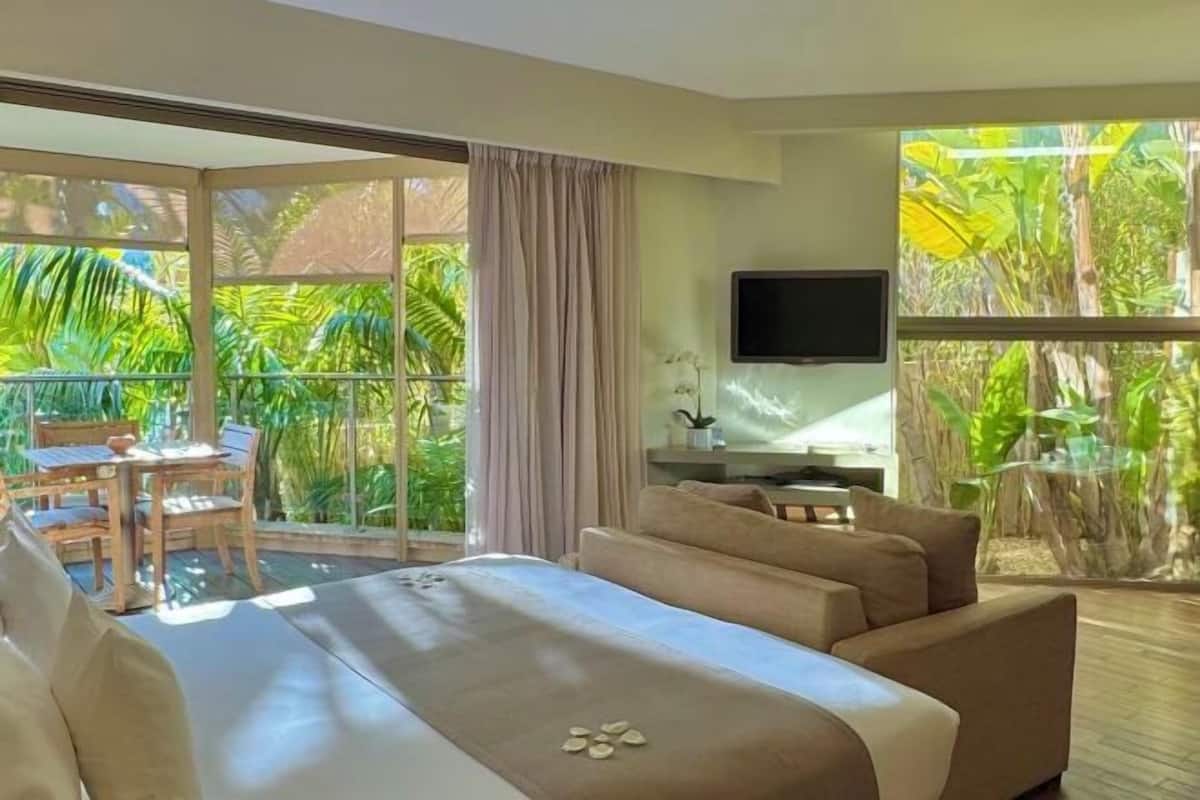 Premium bedding, Select Comfort beds, minibar, in-room safe