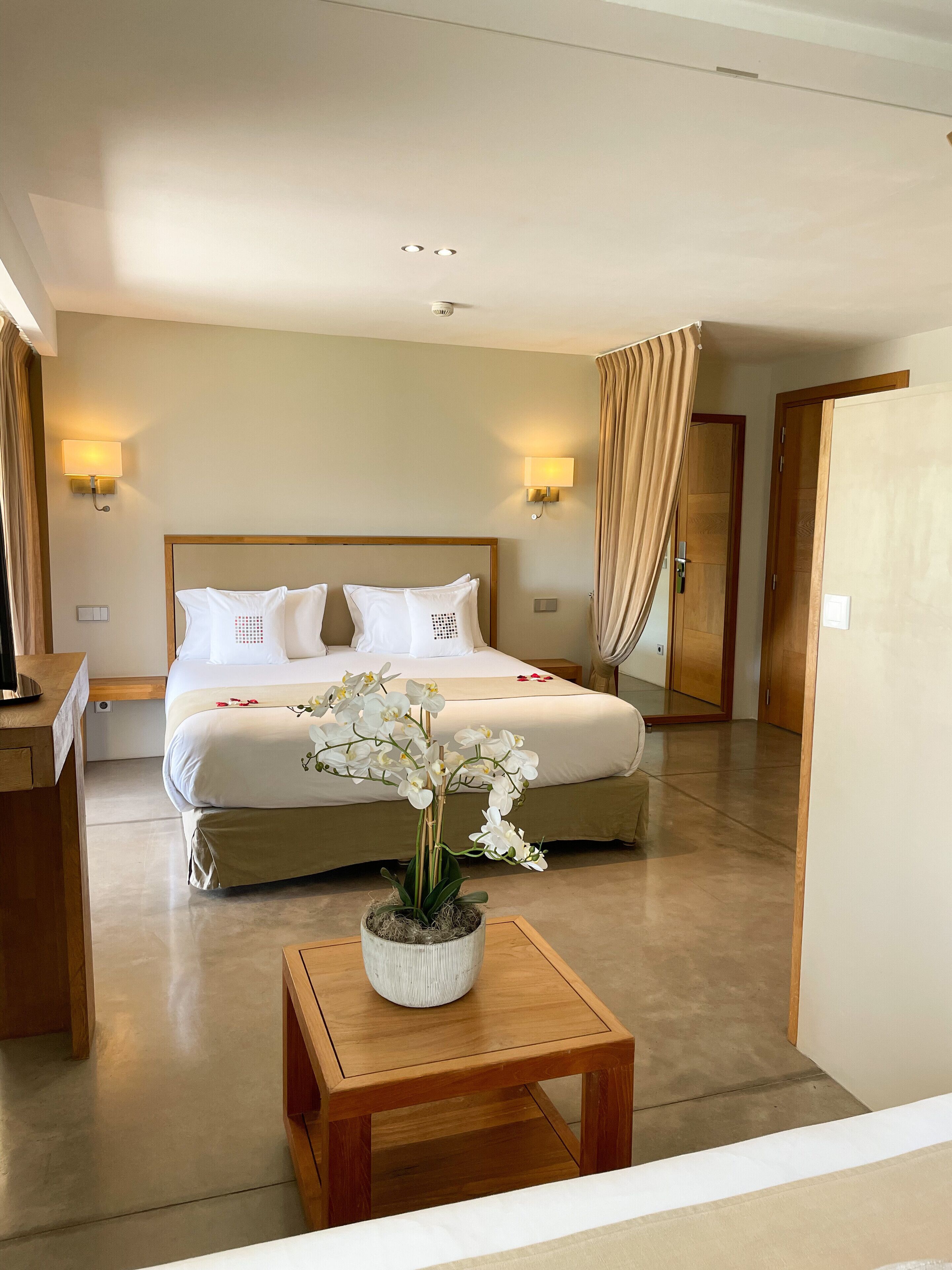 royal suite, terrace, sea view | 2 bedrooms, premium bedding, select comfort beds, minibar