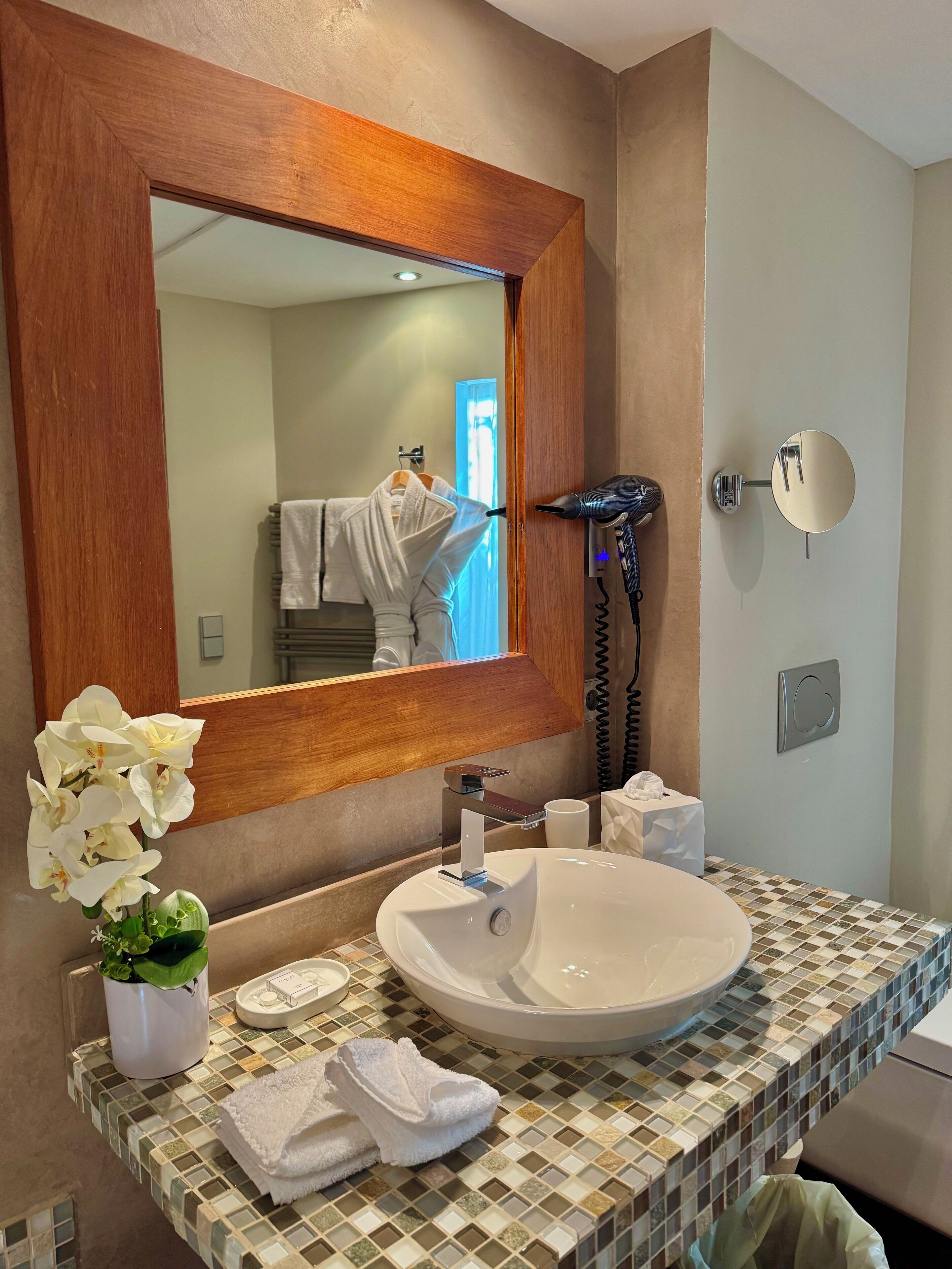 double room, terrace | bathroom | free toiletries, hair dryer, bathrobes, slippers